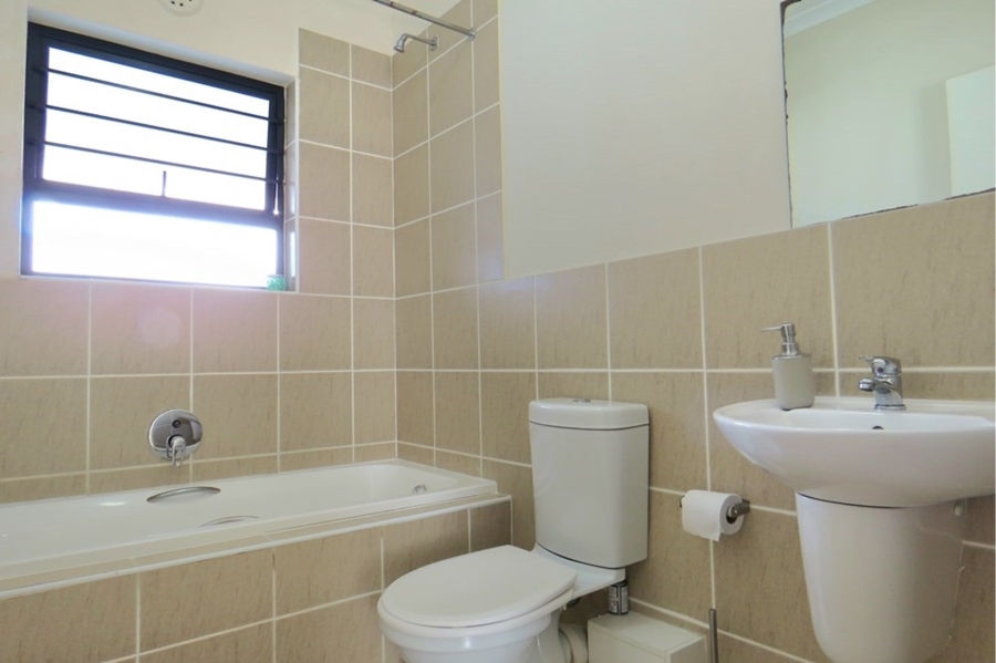 To Let 2 Bedroom Property for Rent in Parklands Western Cape